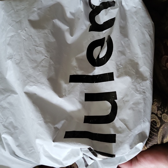 Lululemon crossberry clutch etc  bag tagged gorgeous maroon color gold accents - Picture 15 of 15